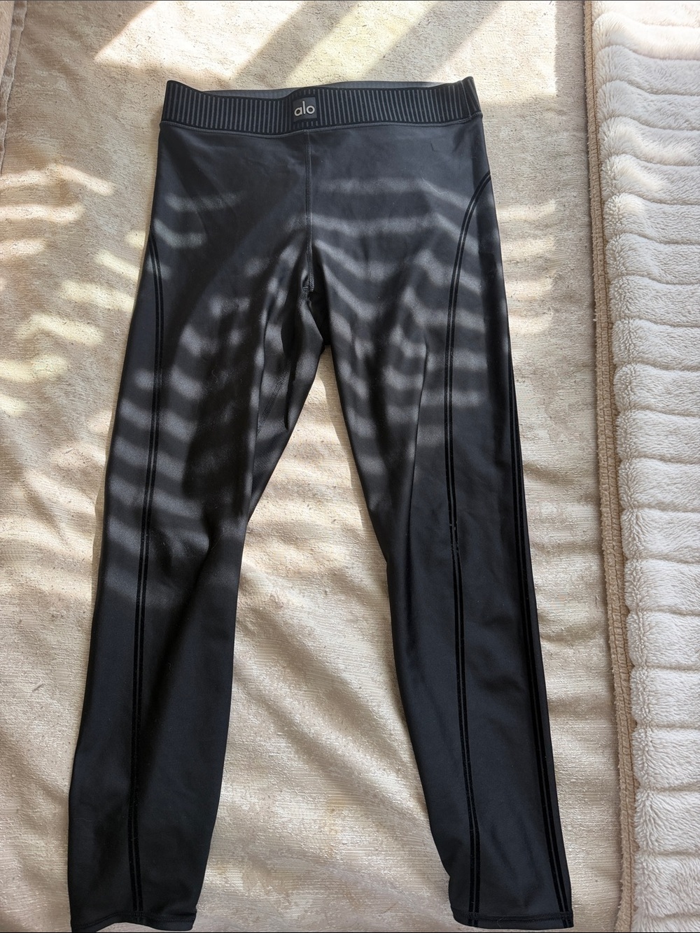 ALO Yoga Black Leggings with Ribbed Waistband